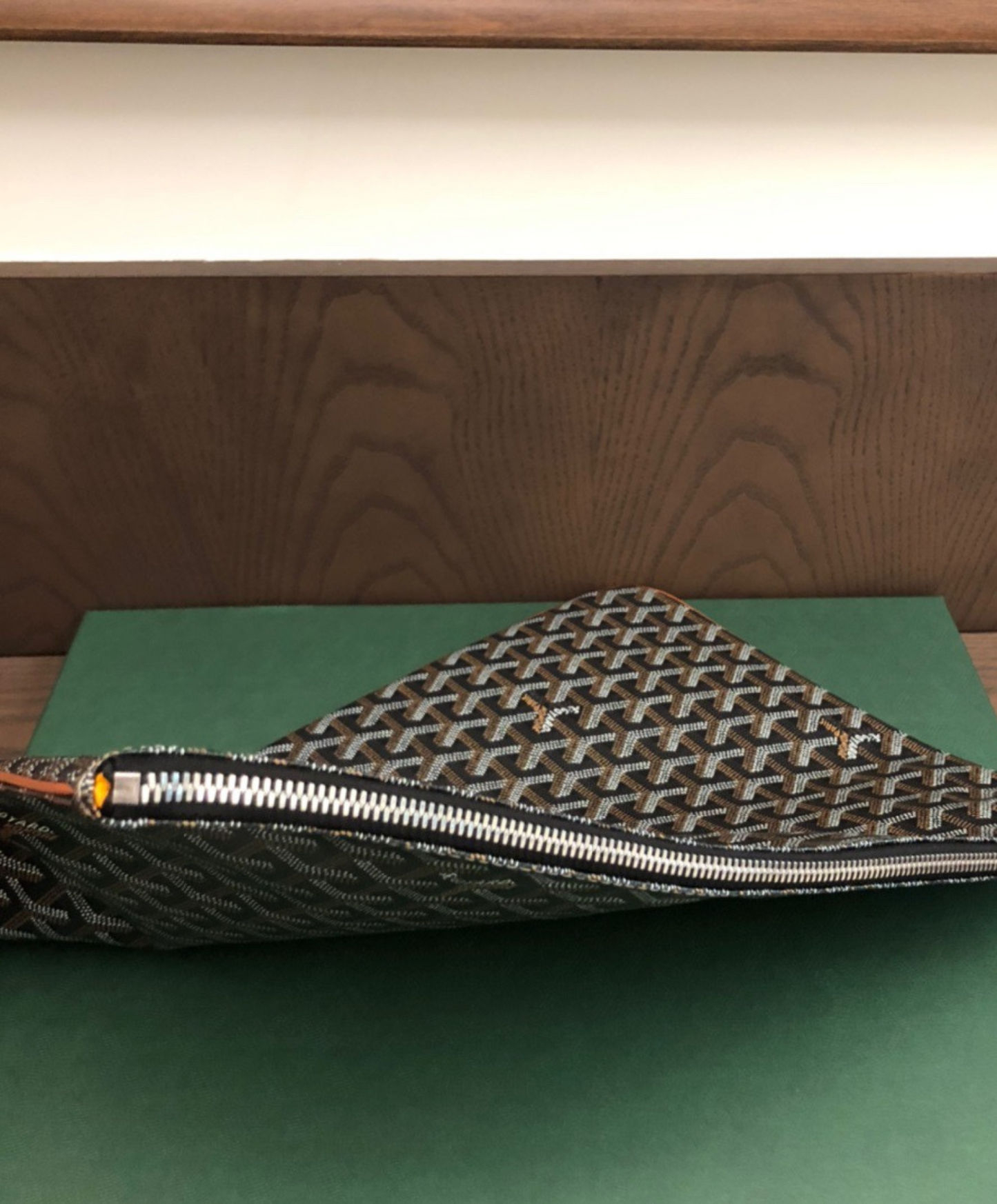 Senat GM Pouch