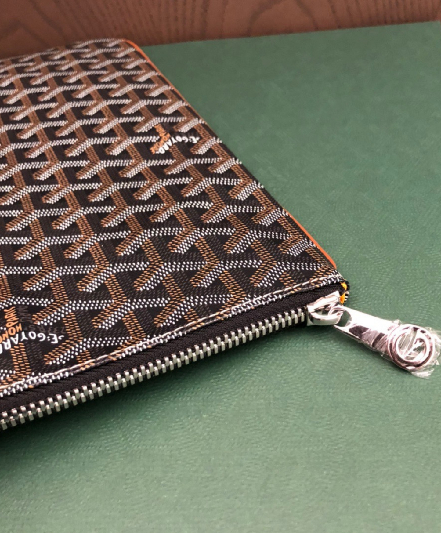 Senat GM Pouch
