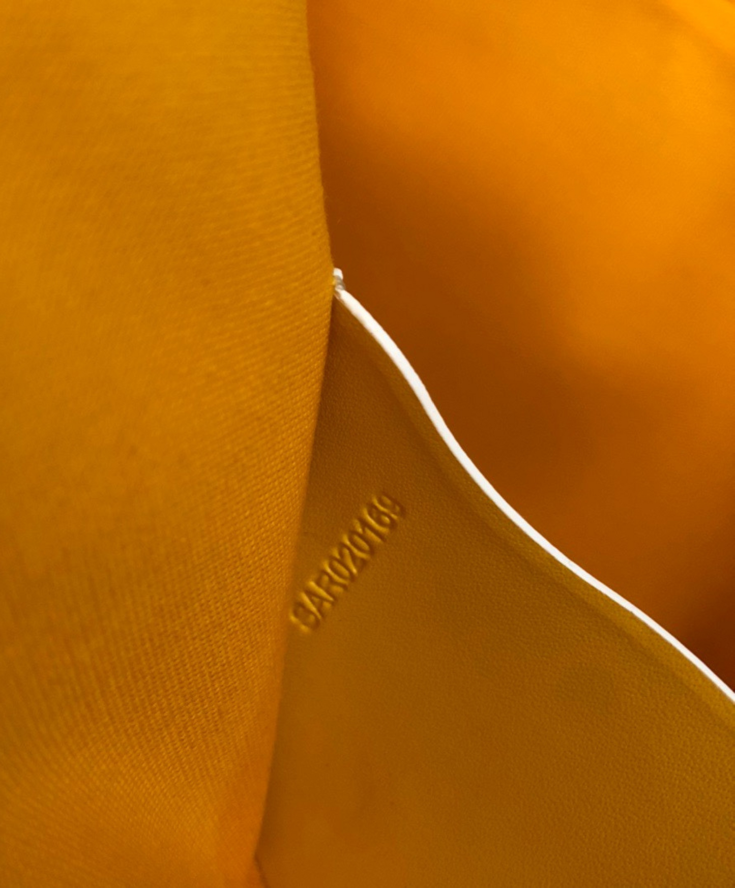Senat GM Pouch