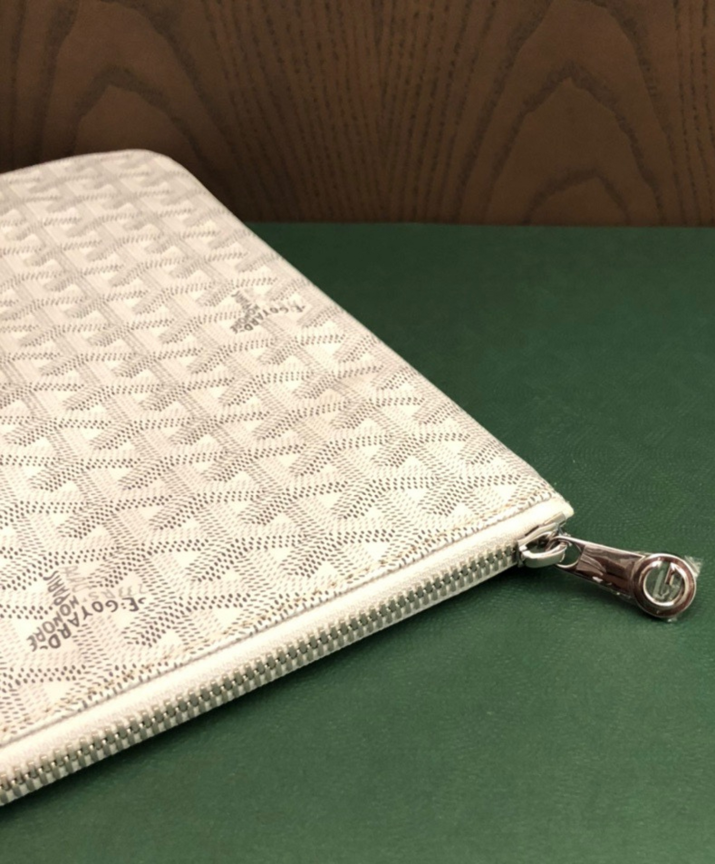 Senat GM Pouch