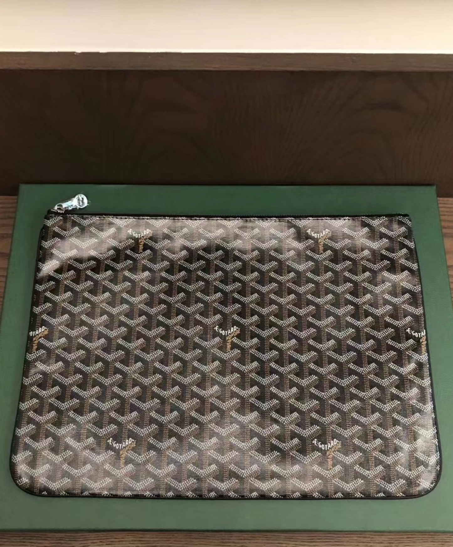 Senat MGM Pouch