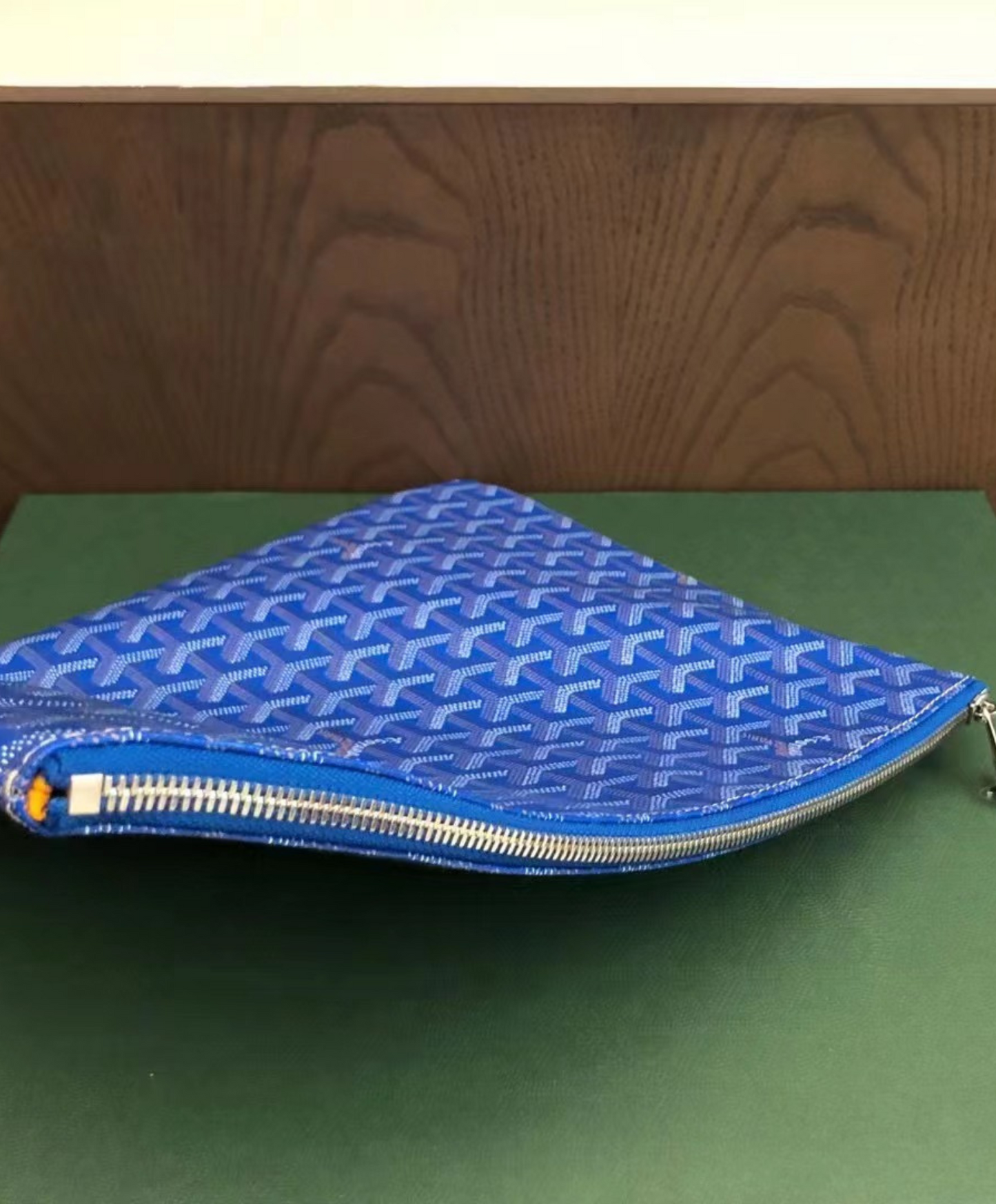 Senat MGM Pouch