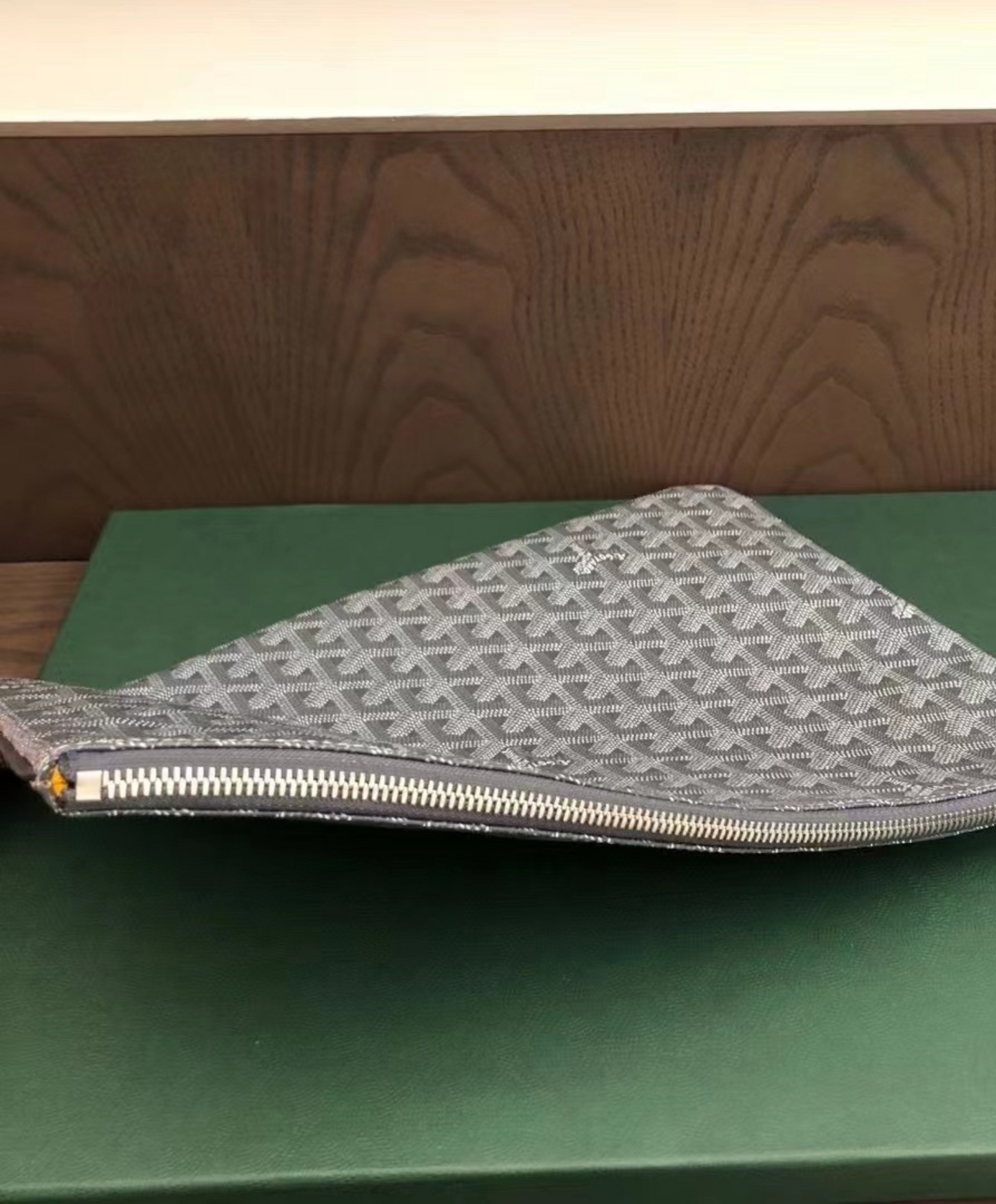 Senat MGM Pouch