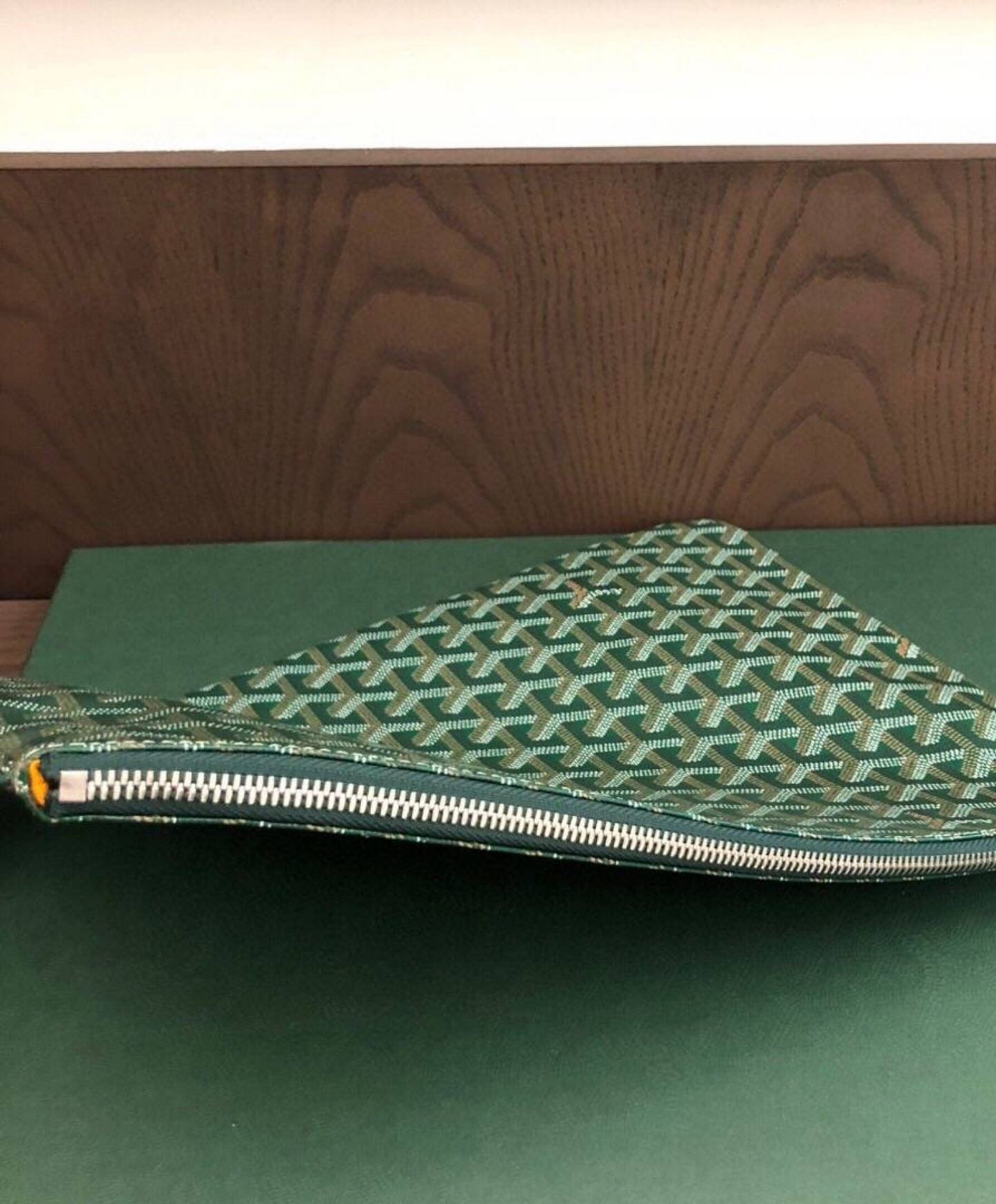 Senat MGM Pouch