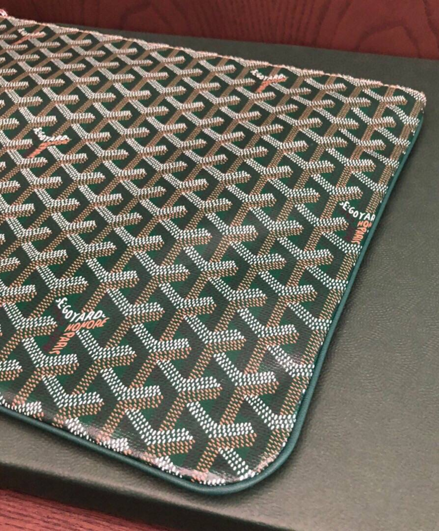 Senat MGM Pouch