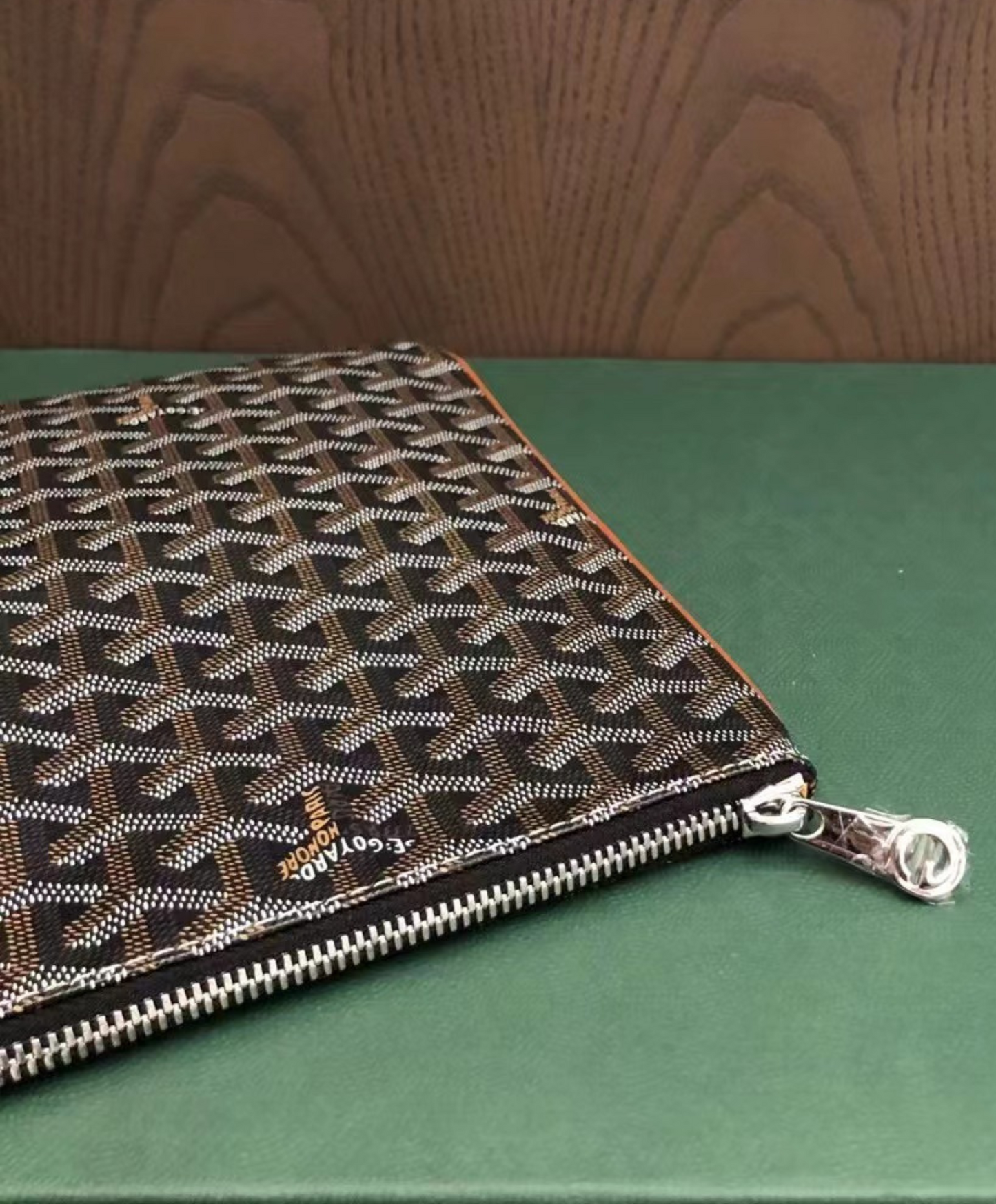Senat MGM Pouch