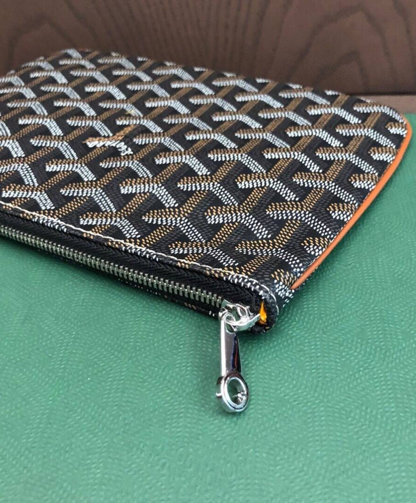 Senat PM Pouch