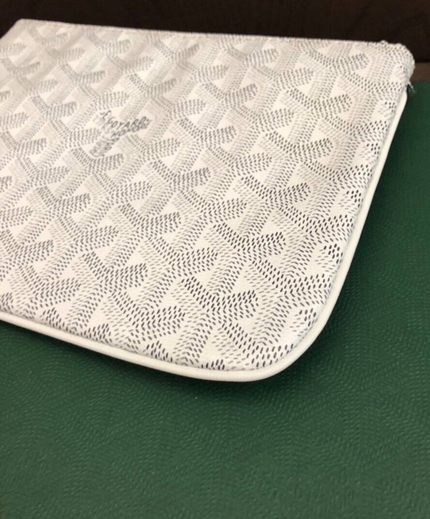 Senat PM Pouch