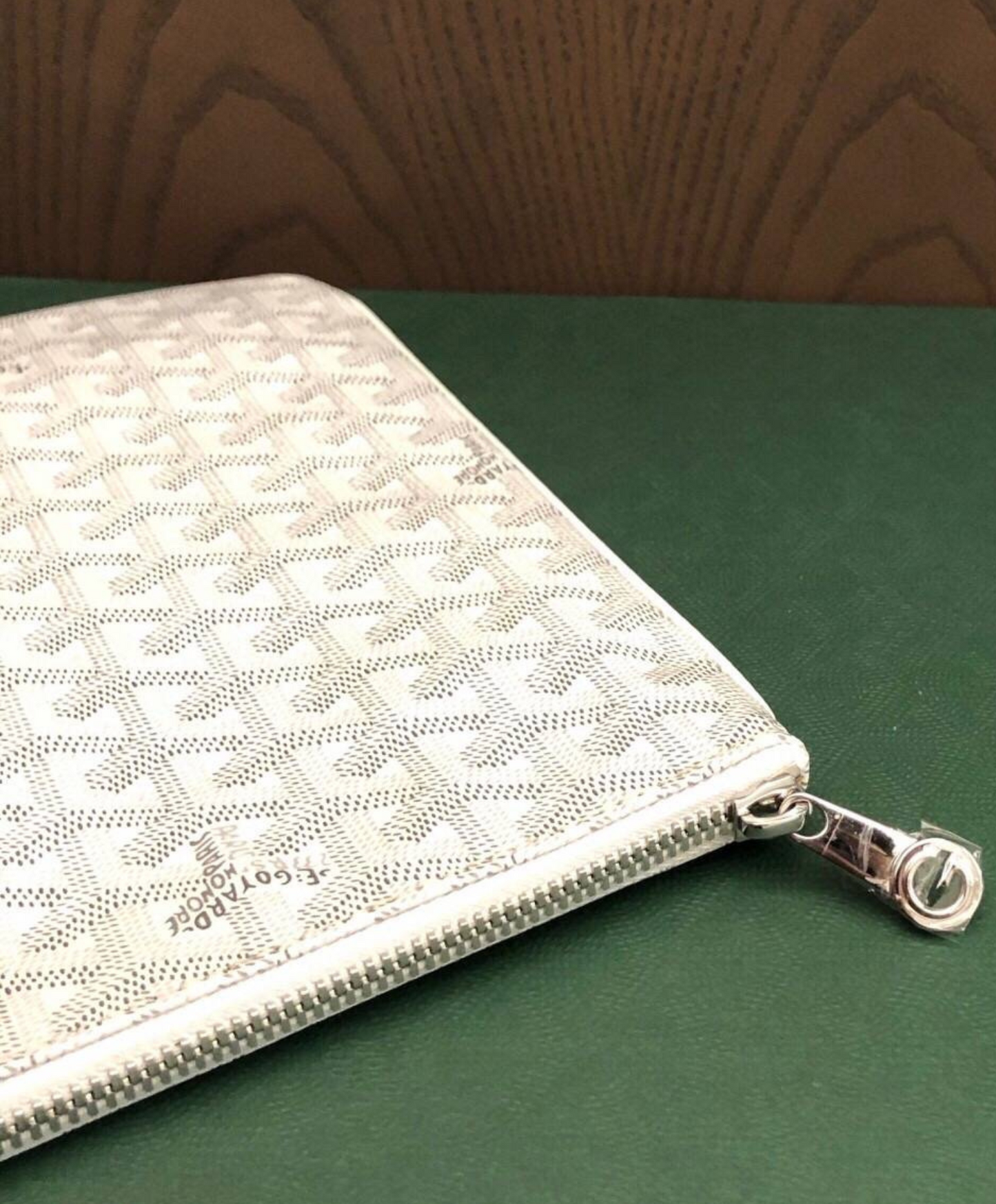 Senat MGM Pouch