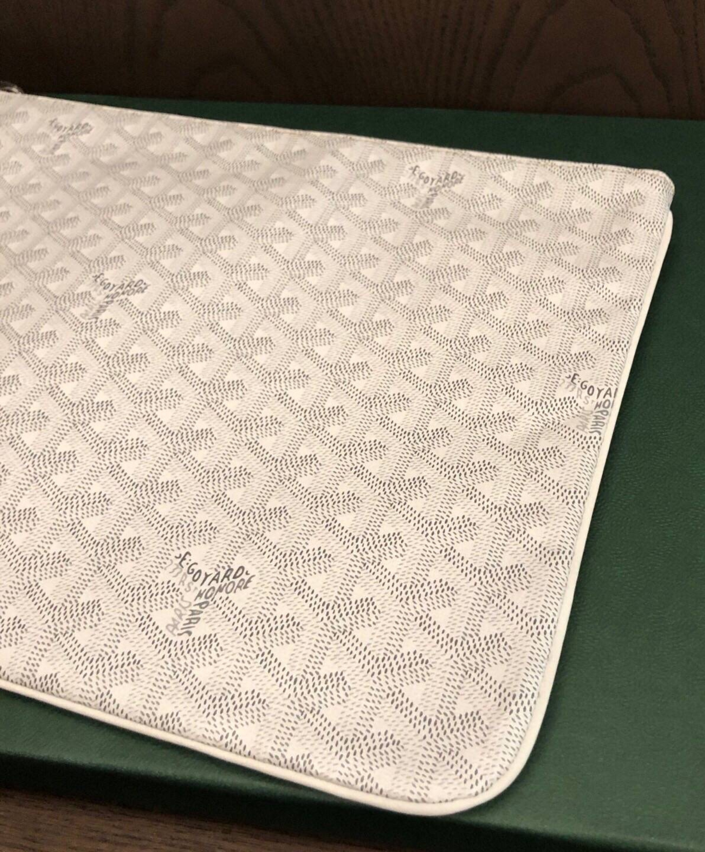 Senat MGM Pouch