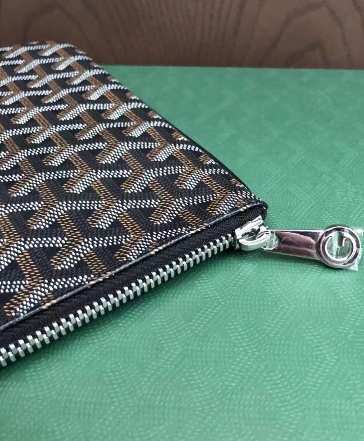 Senat MM Pouch