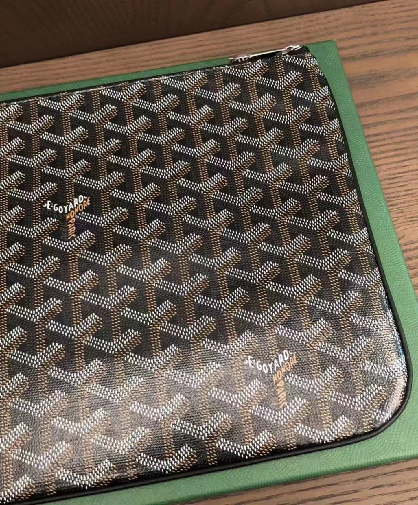 Senat MM Pouch