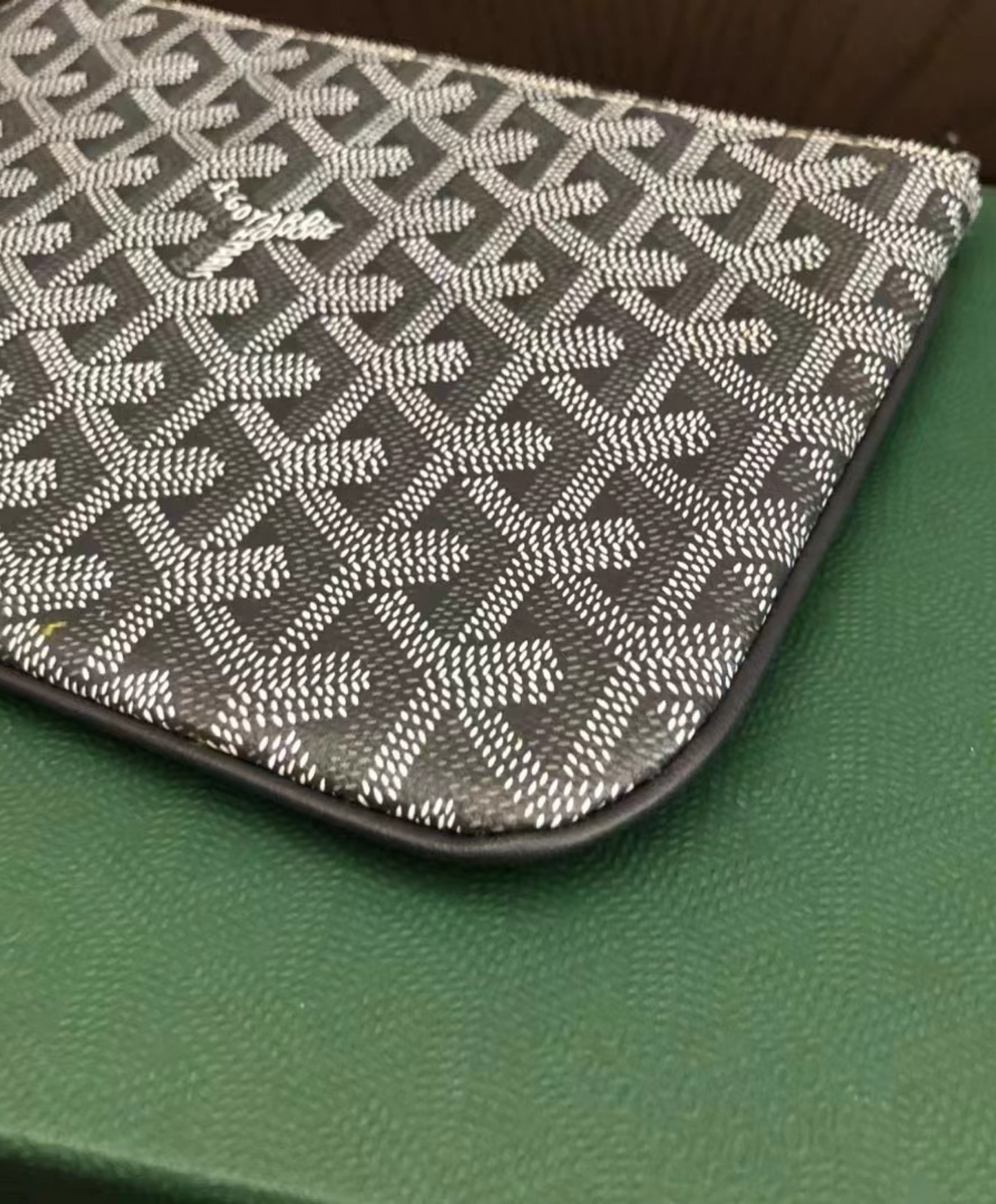 Senat PM Pouch