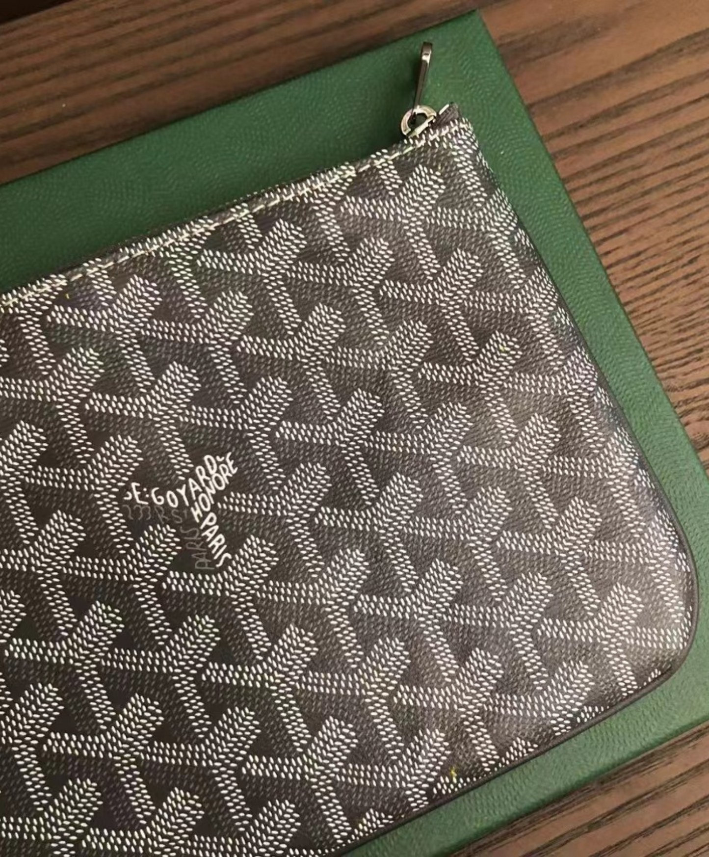 Senat PM Pouch