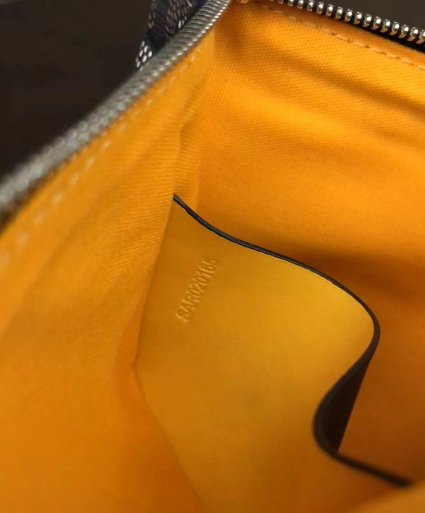 Senat PM Pouch