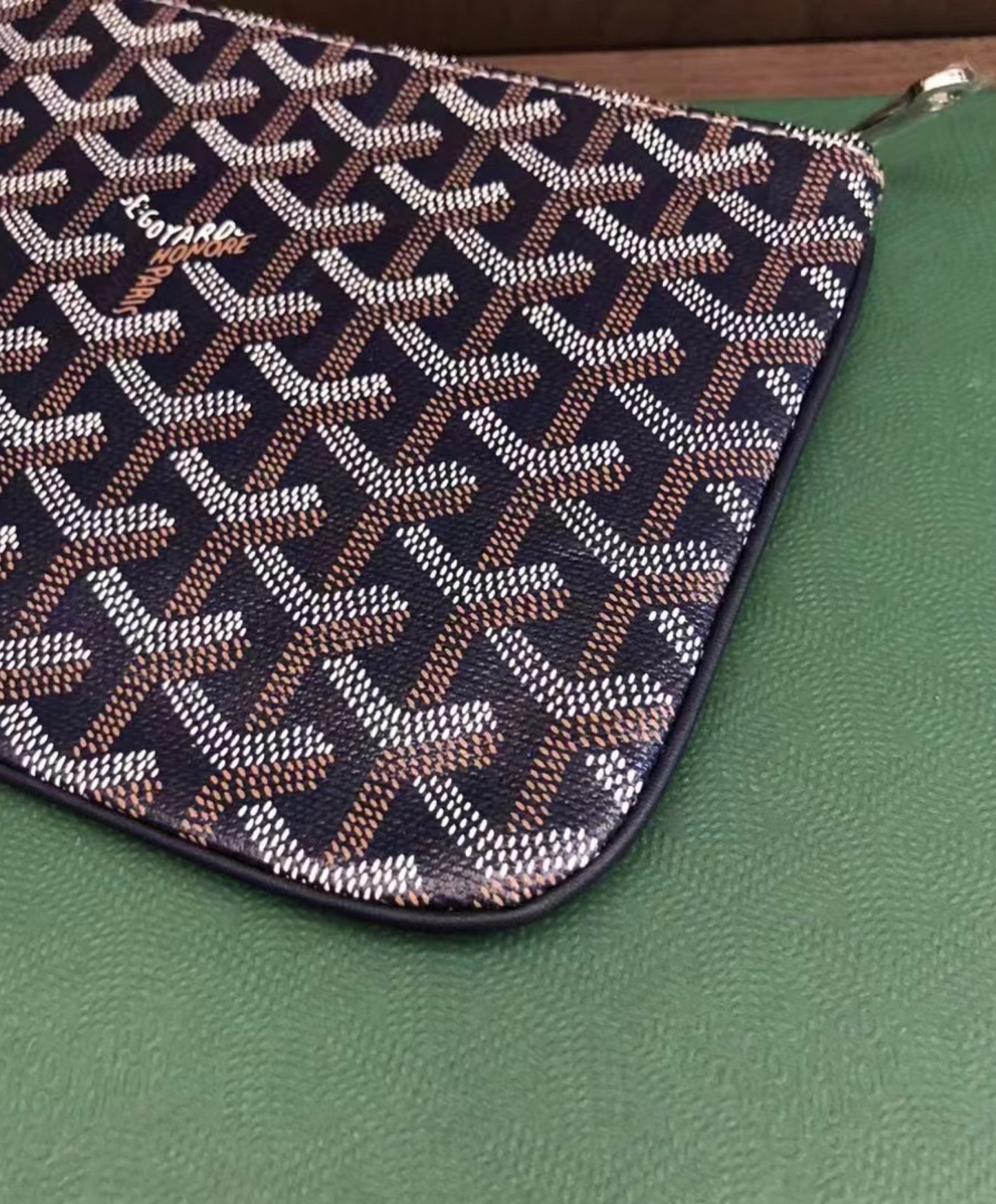 Senat PM Pouch