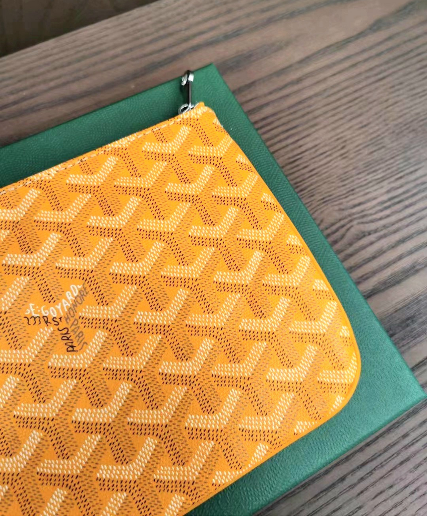 Senat PM Pouch