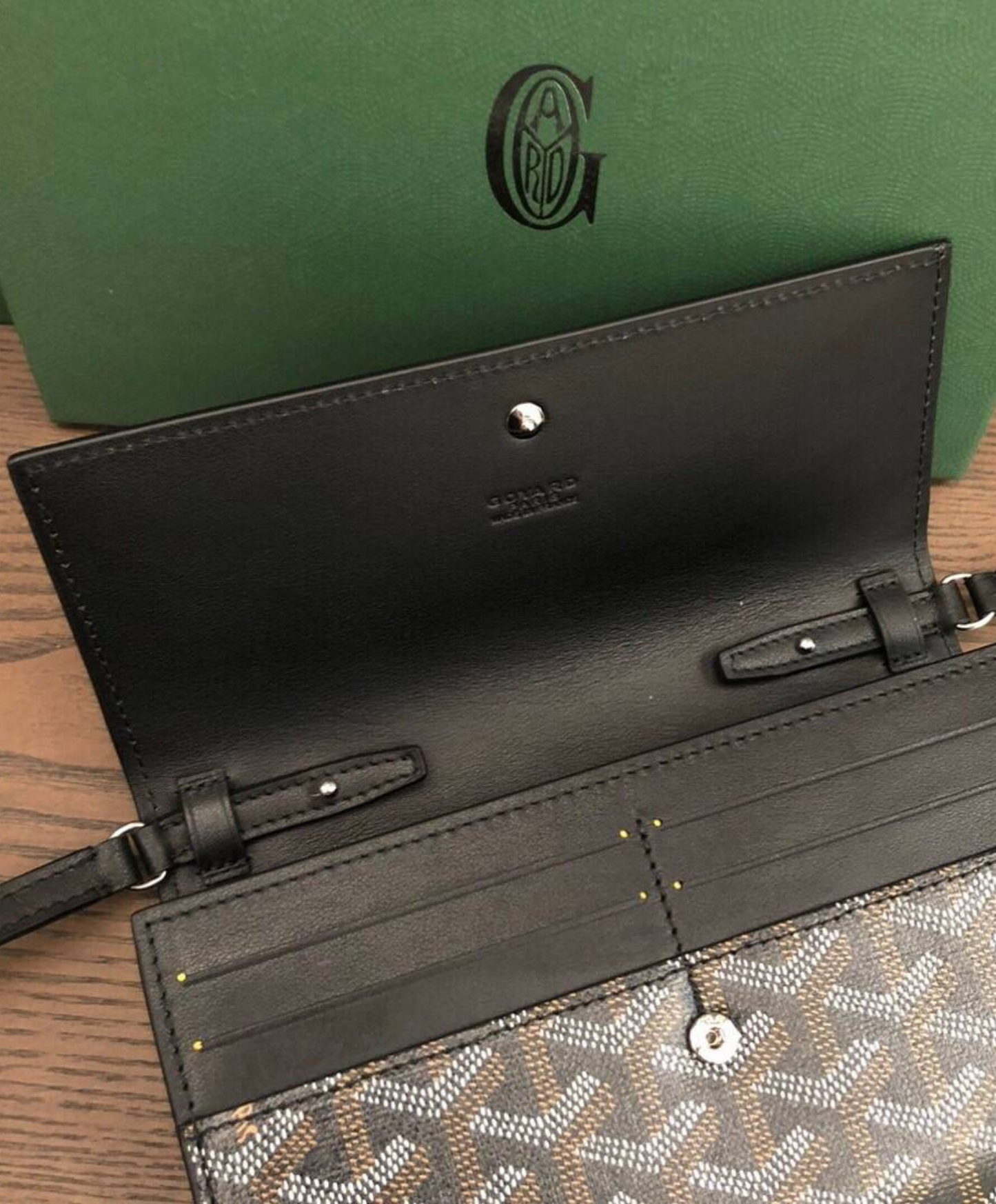 Varenne Continental Wallet