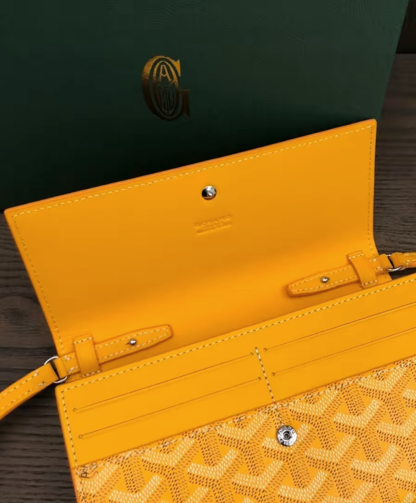 Varenne Continental Wallet
