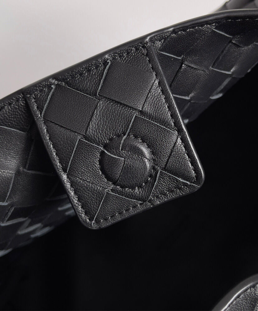 Parachute Large Intrecciato Leather Shoulder Bag