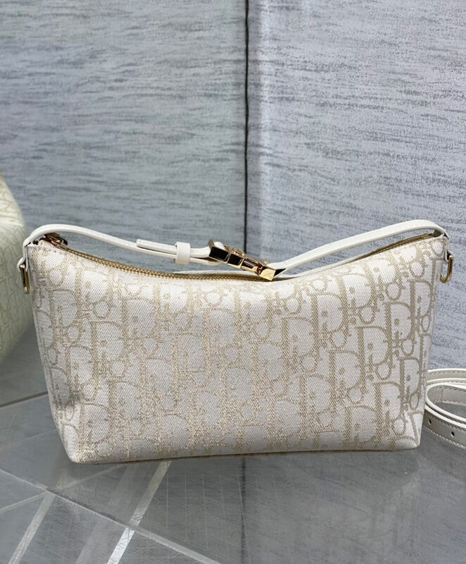 Medium DiorTravel Nomad Pouch