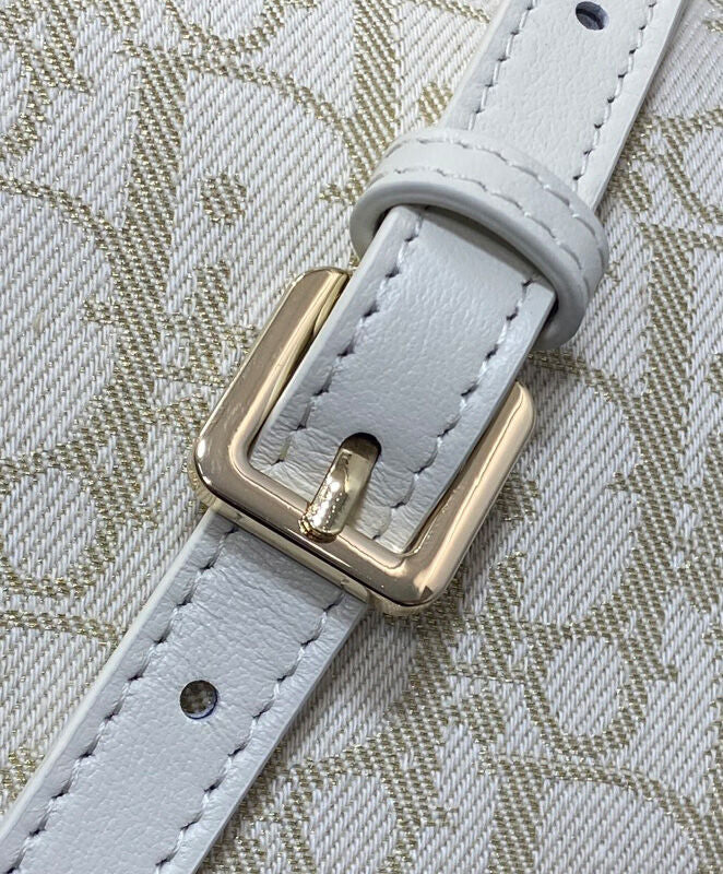 Medium DiorTravel Nomad Pouch