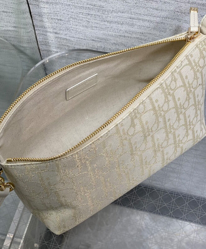 Medium DiorTravel Nomad Pouch