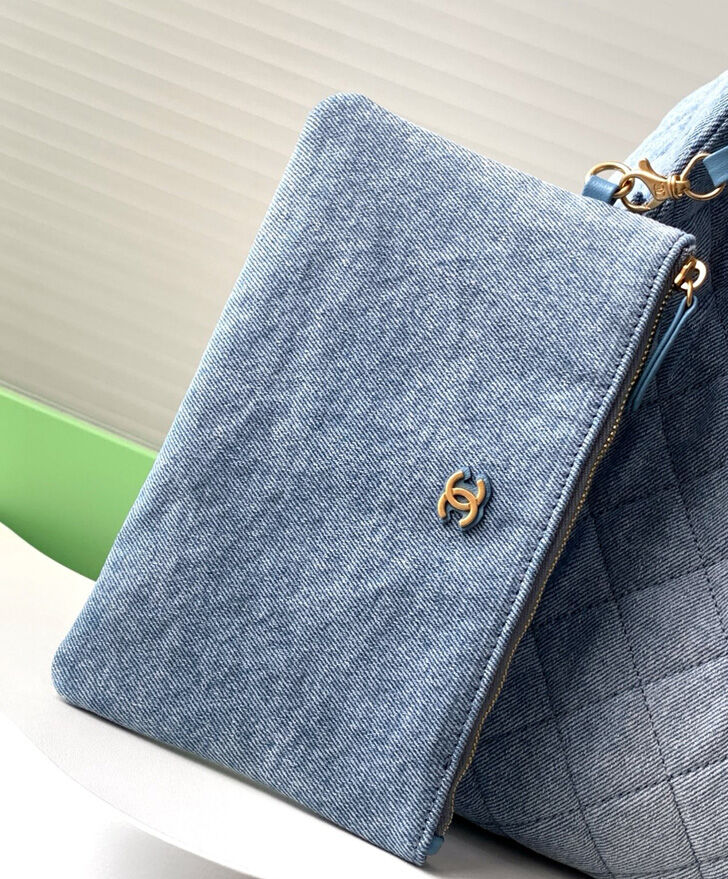 Chanel 25 Medium Handbag