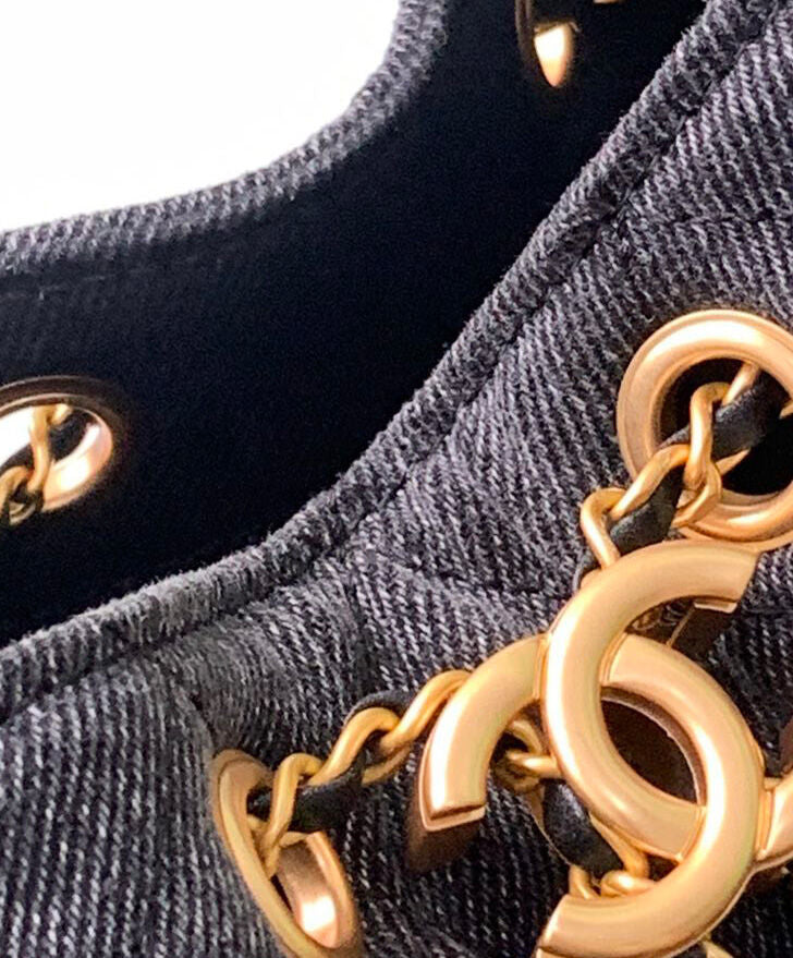 Chanel 25 Medium Handbag
