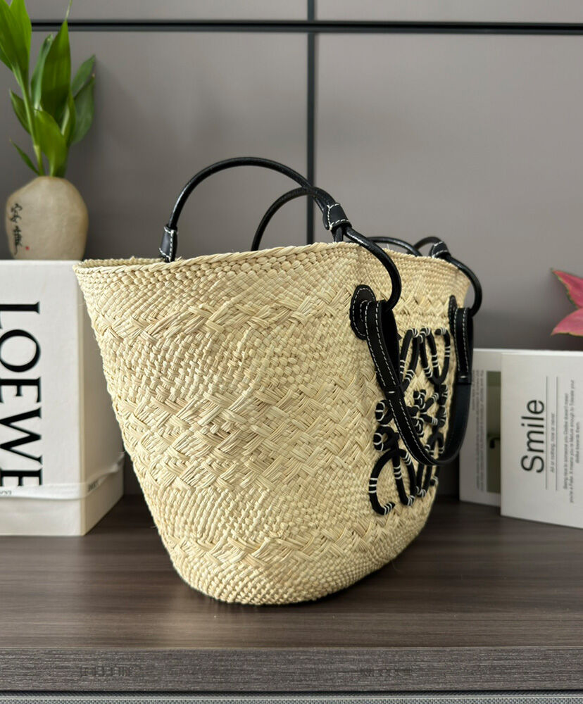 Medium Anagram Basket Bag In Iraca Palm And Calfskin