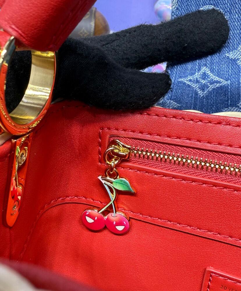 LV x TM Capucines Mini