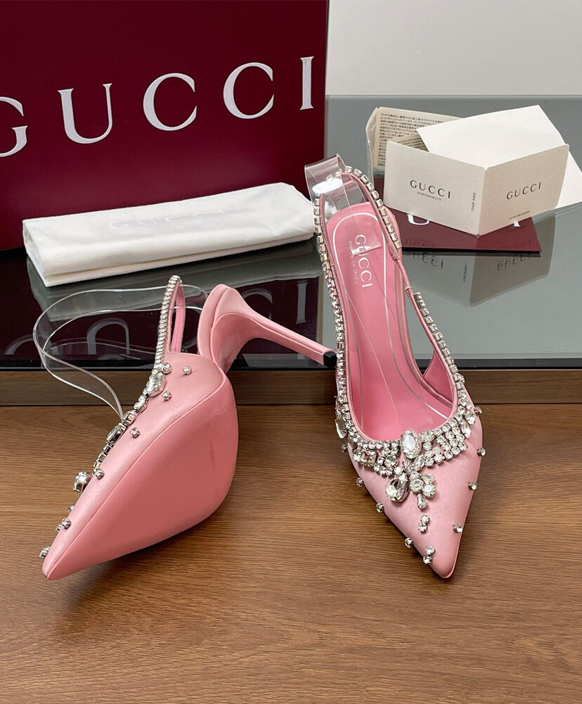 Women's Pump With Crystals