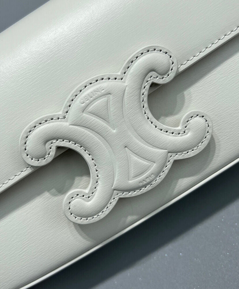 Chain Shoulder Bag Cuir Triomphe In Shiny Calfskin