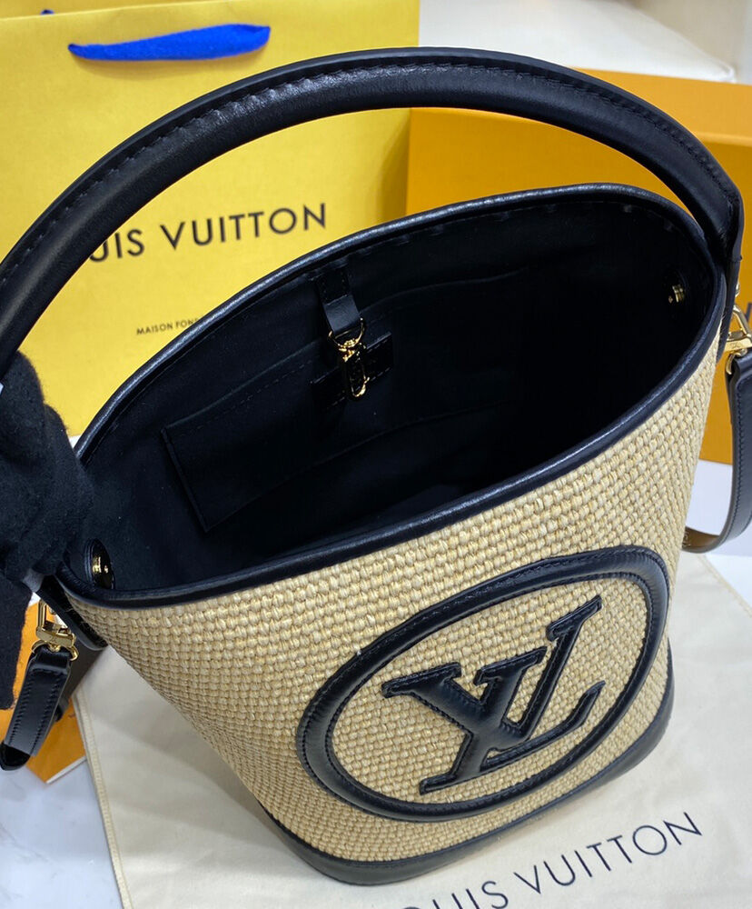 Petit Bucket