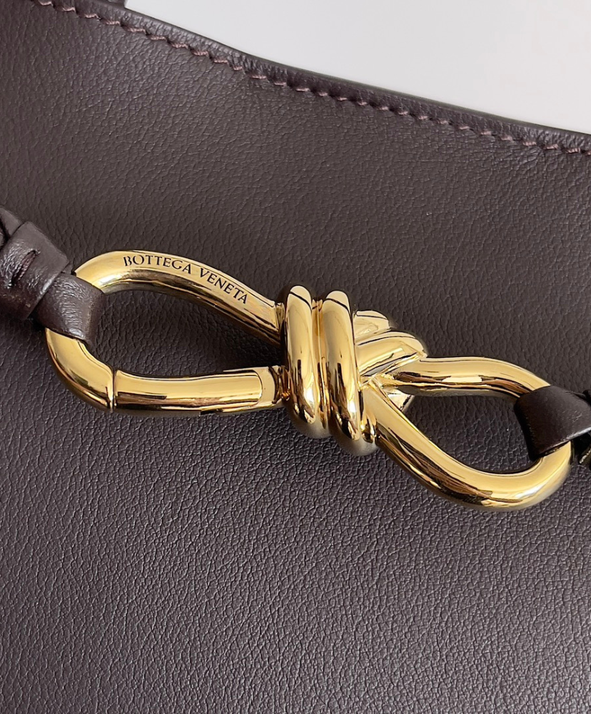 Andiamo Medium Leather Tote