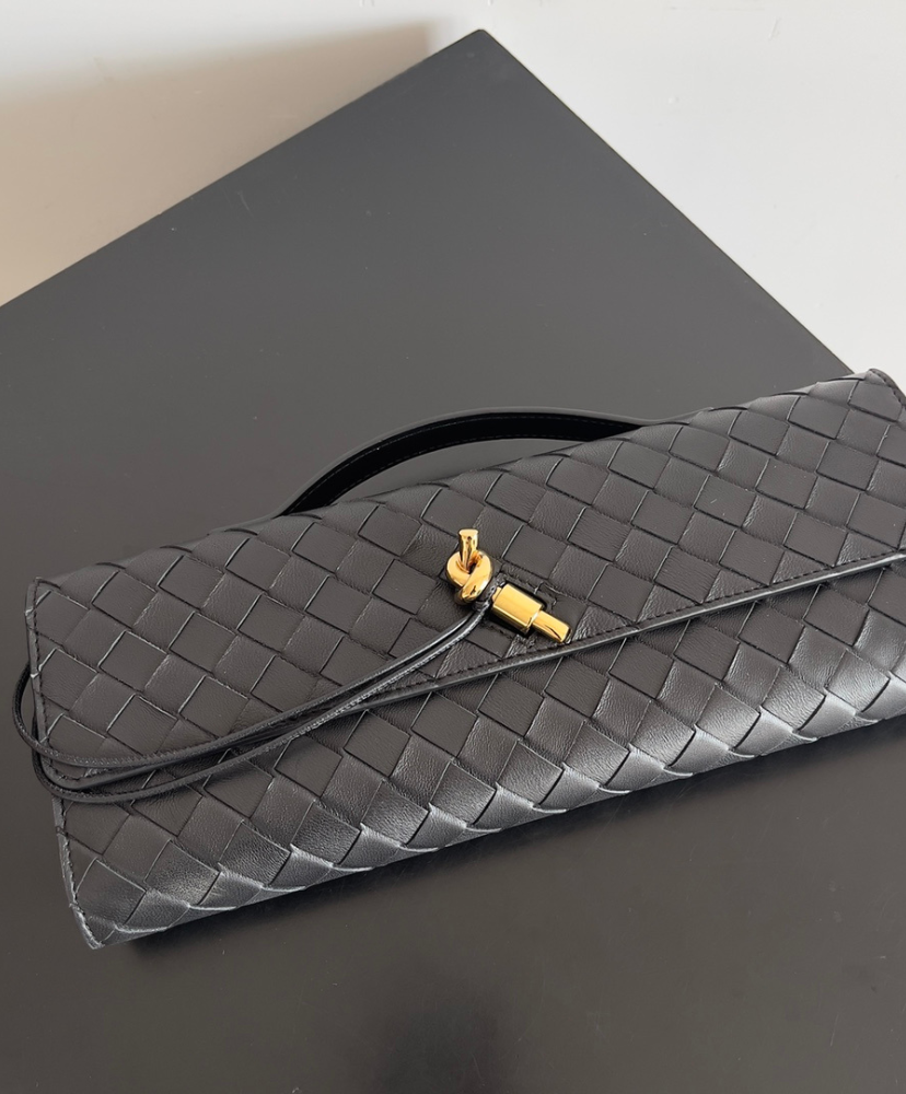 Andiamo Long Small Leather Clutch