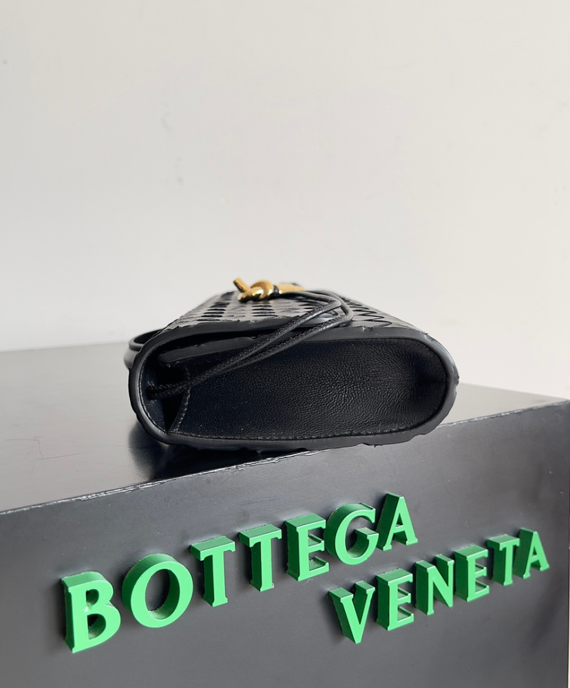 Andiamo Long Small Leather Clutch