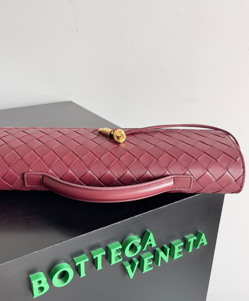 Andiamo Long Small Leather Clutch