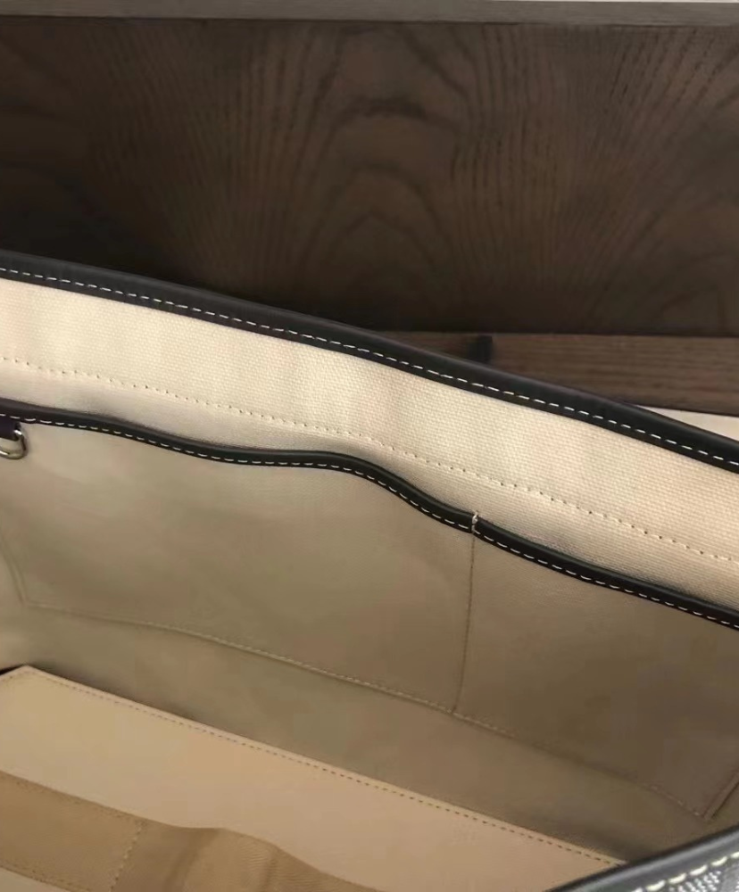 Capetien MM Messenger Bag