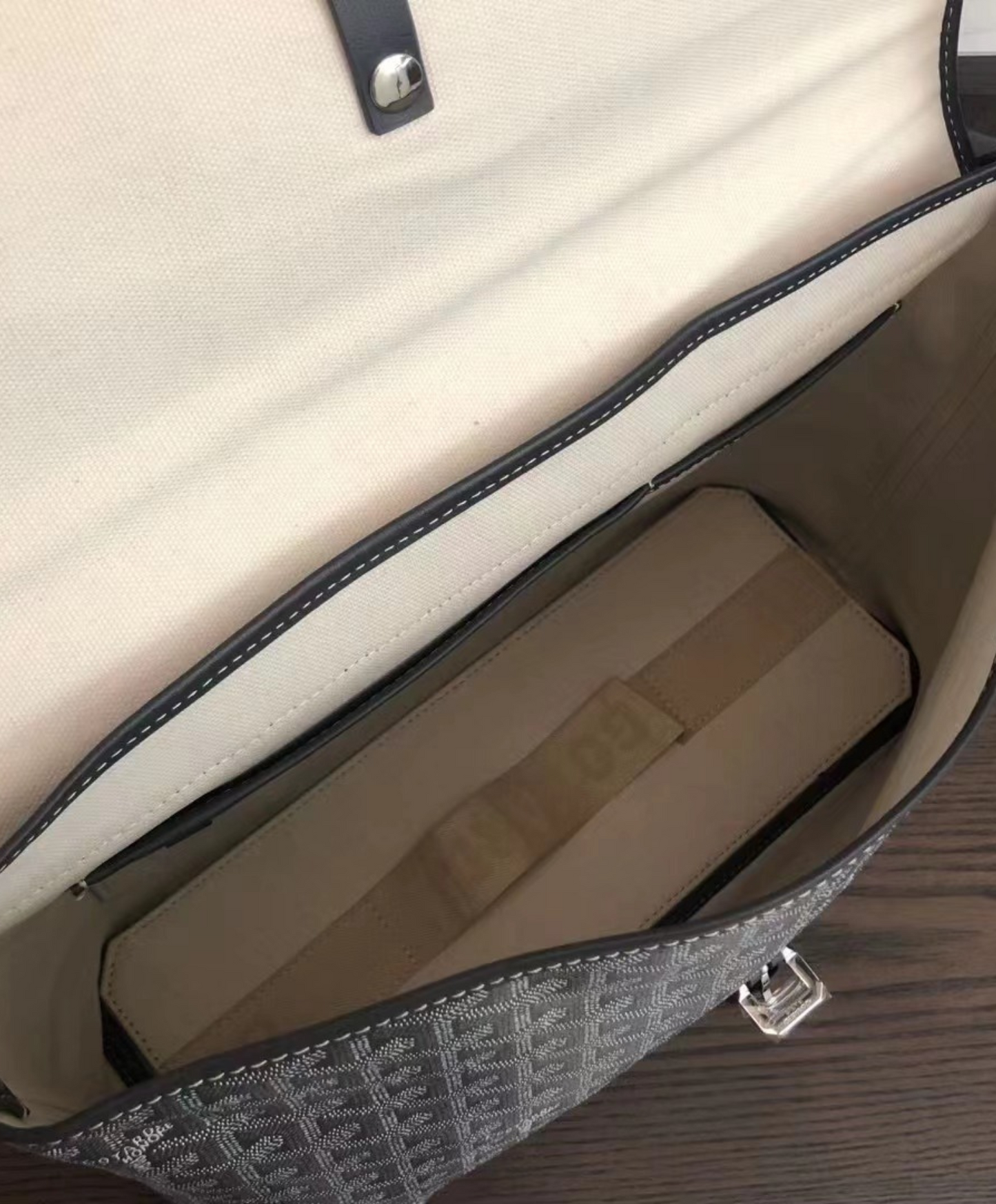 Capetien MM Messenger Bag