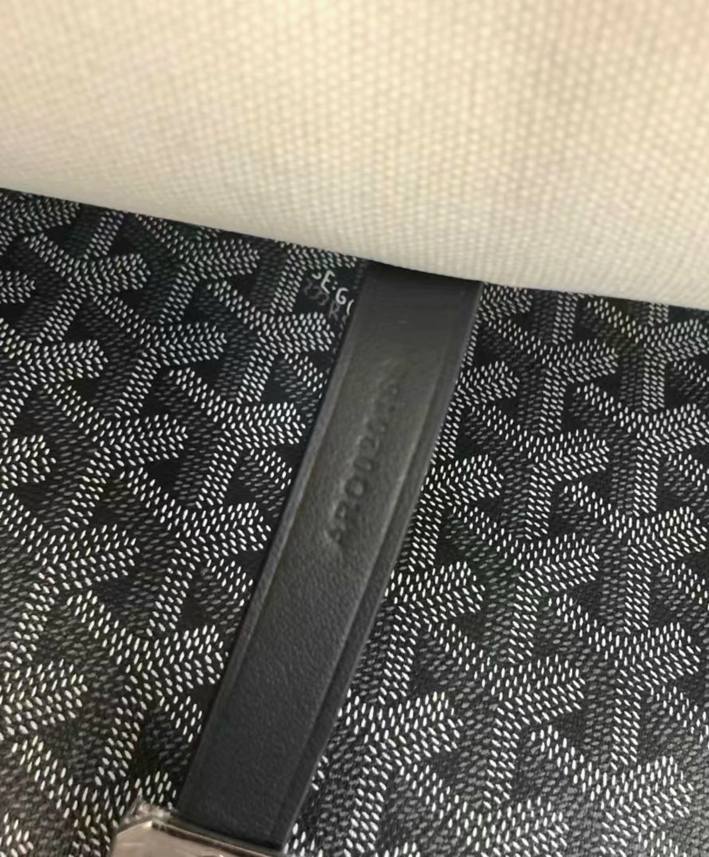 Capetien MM Messenger Bag