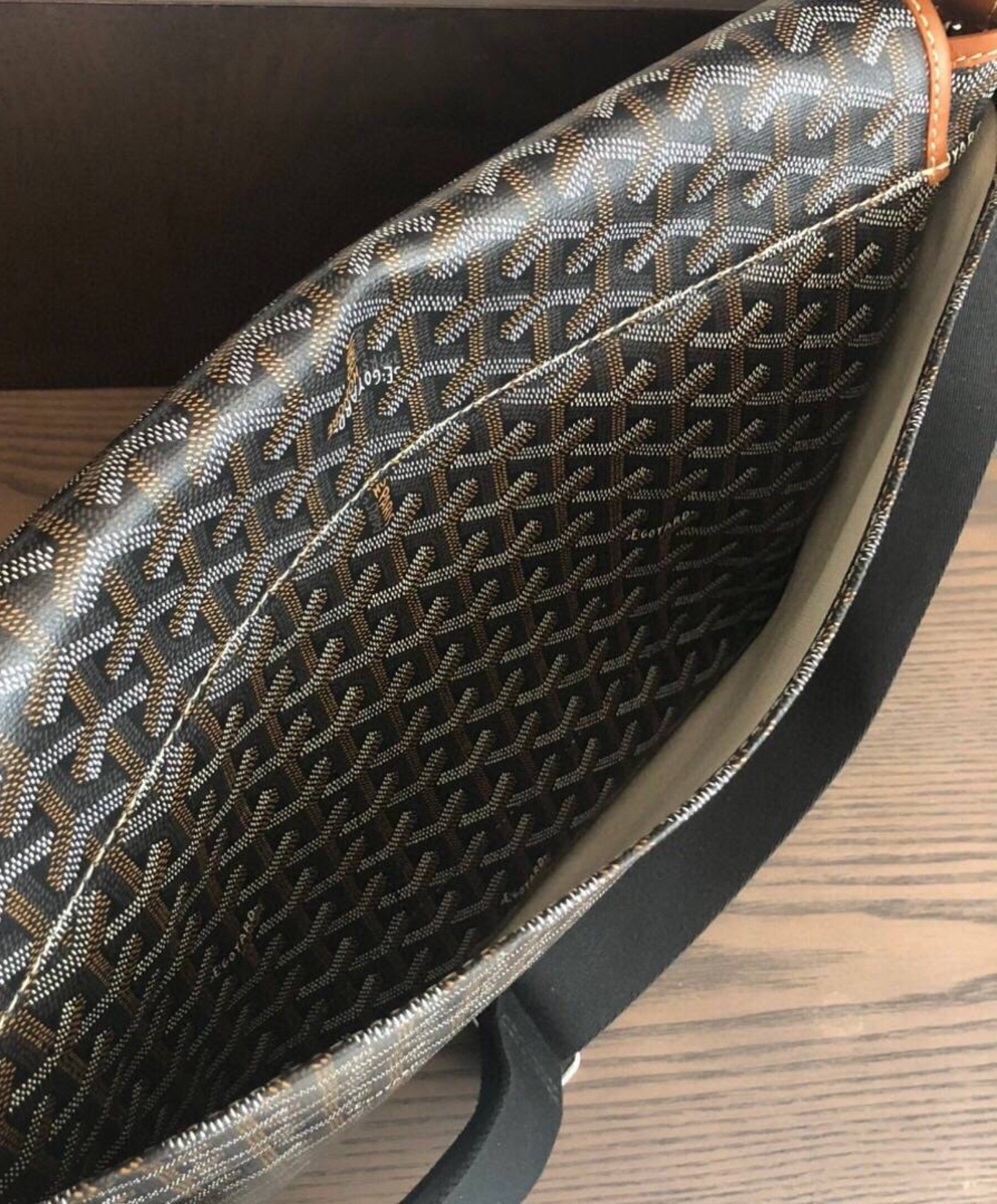 Capetien MM Messenger Bag