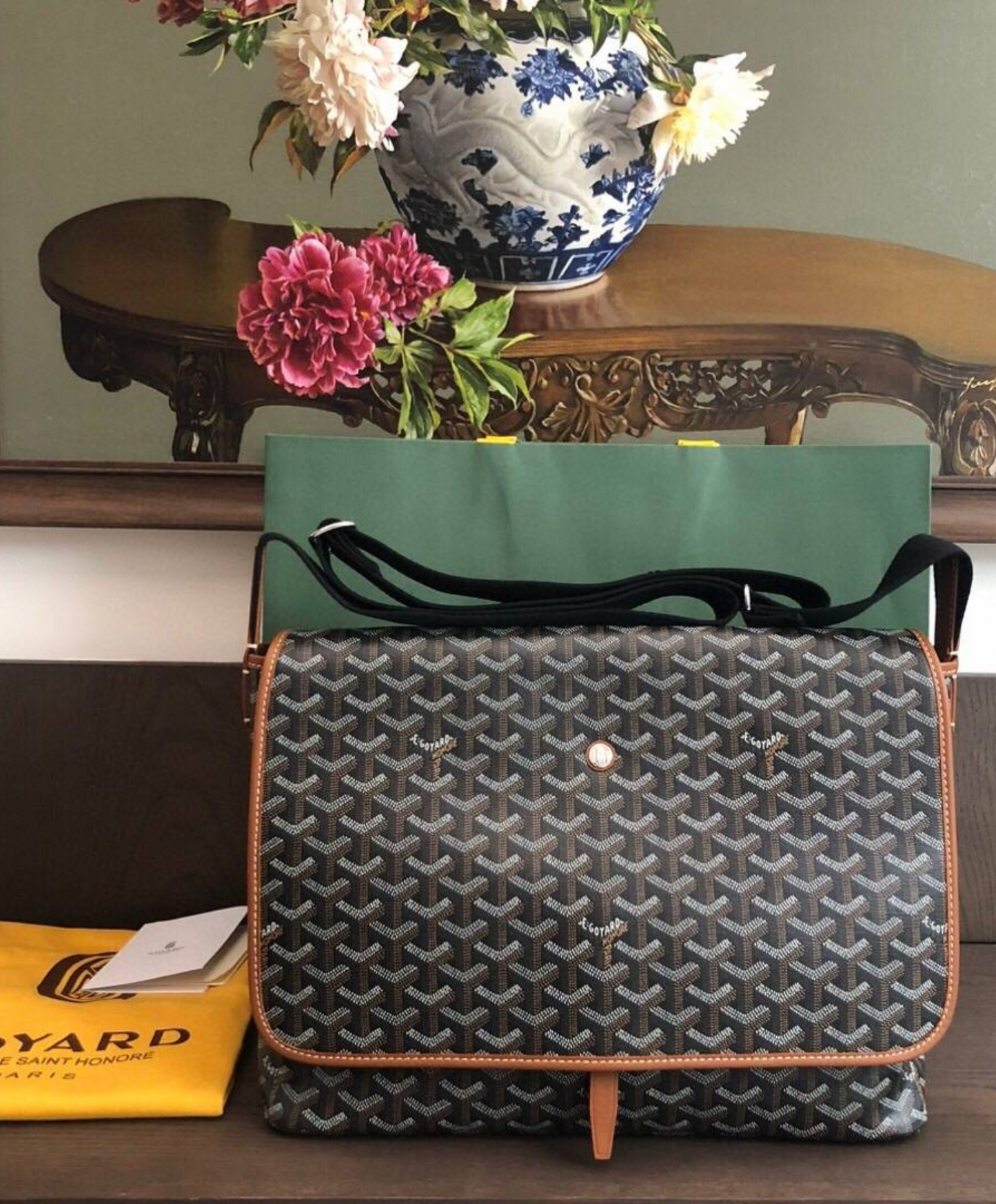 Capetien MM Messenger Bag
