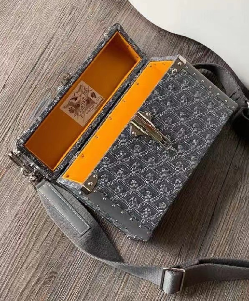 Cassette Trunk Bag