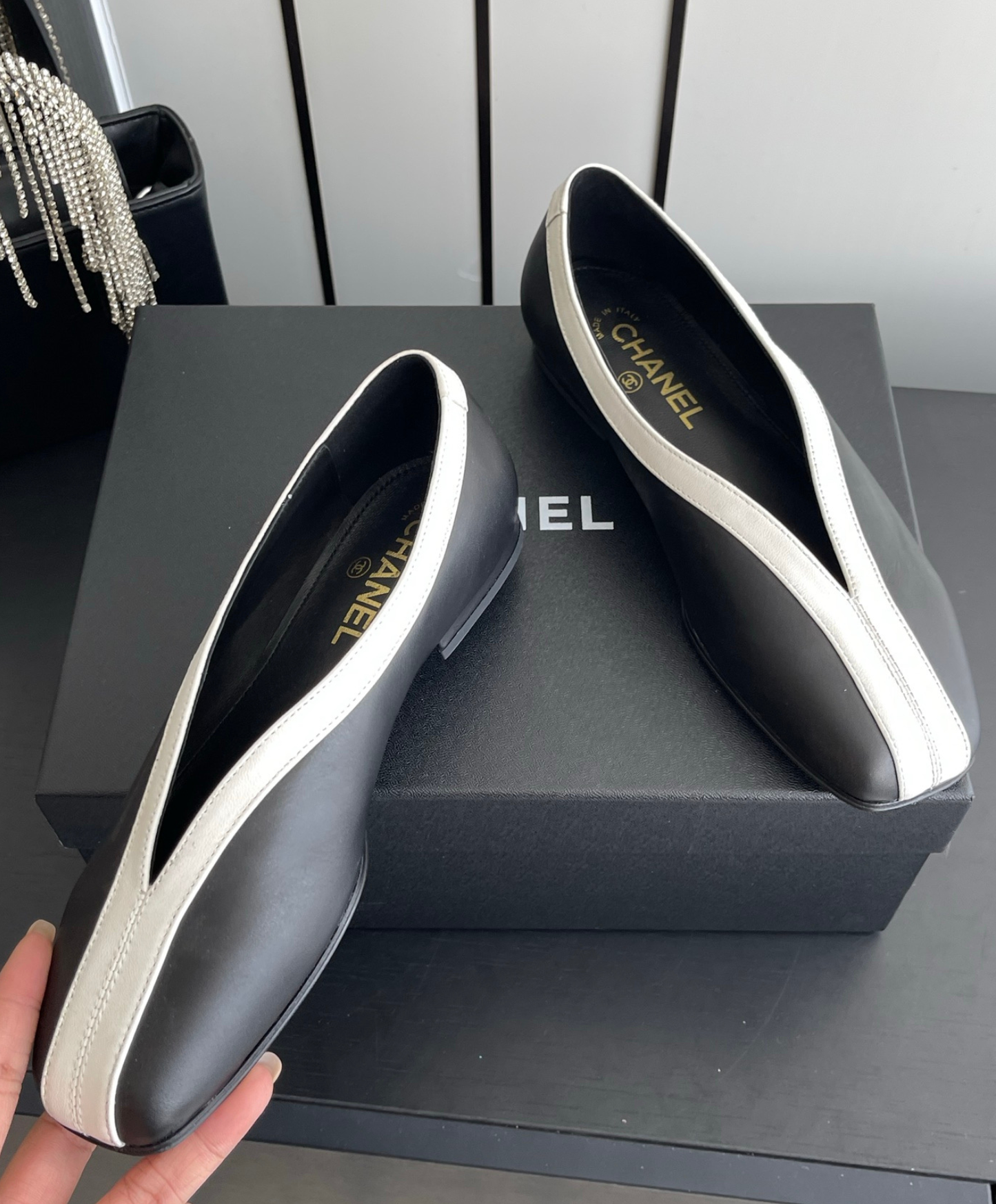 V-Cut Flat