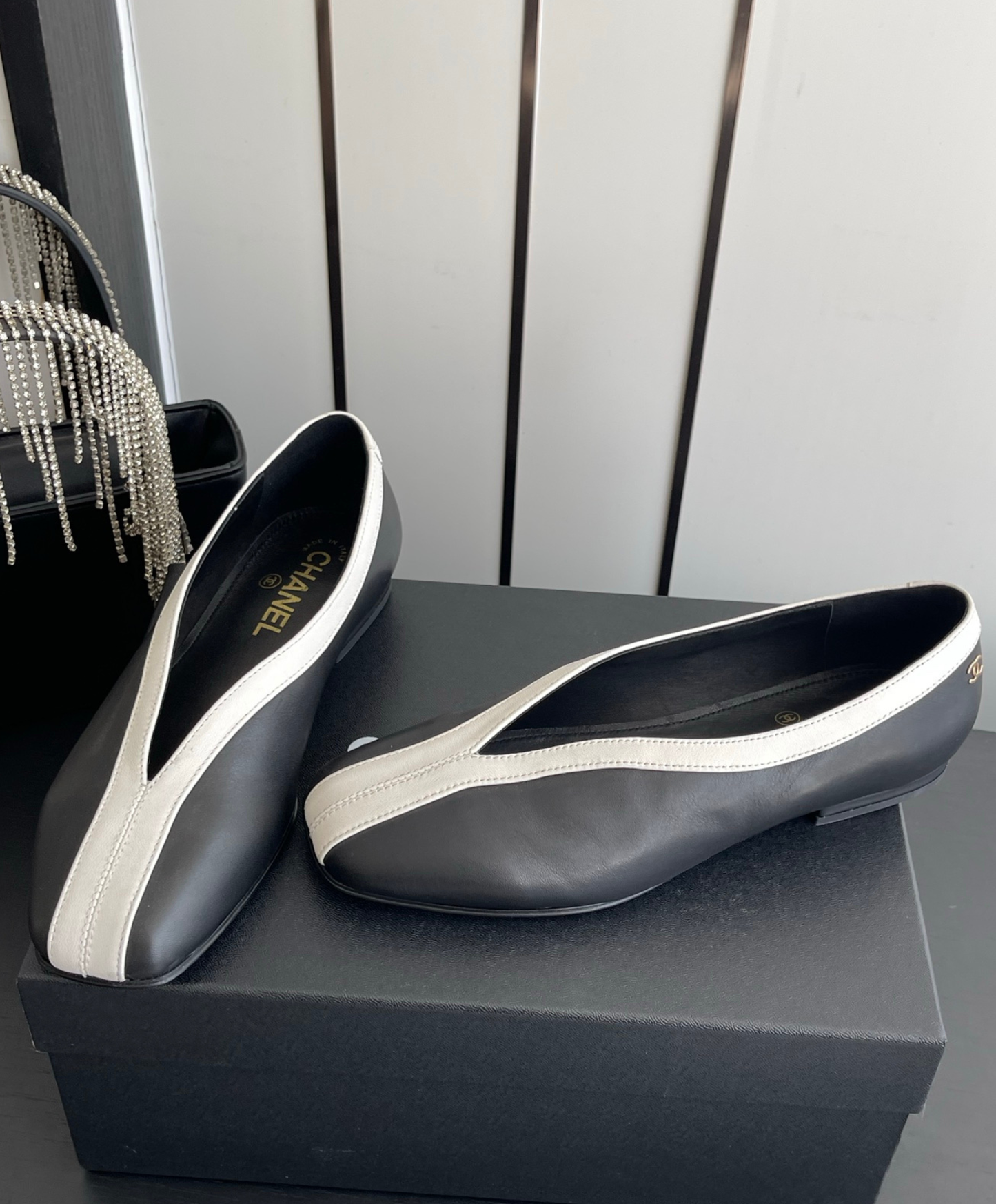 V-Cut Flat