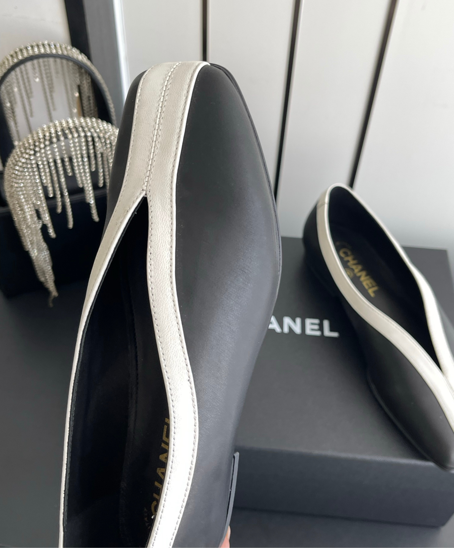 V-Cut Flat