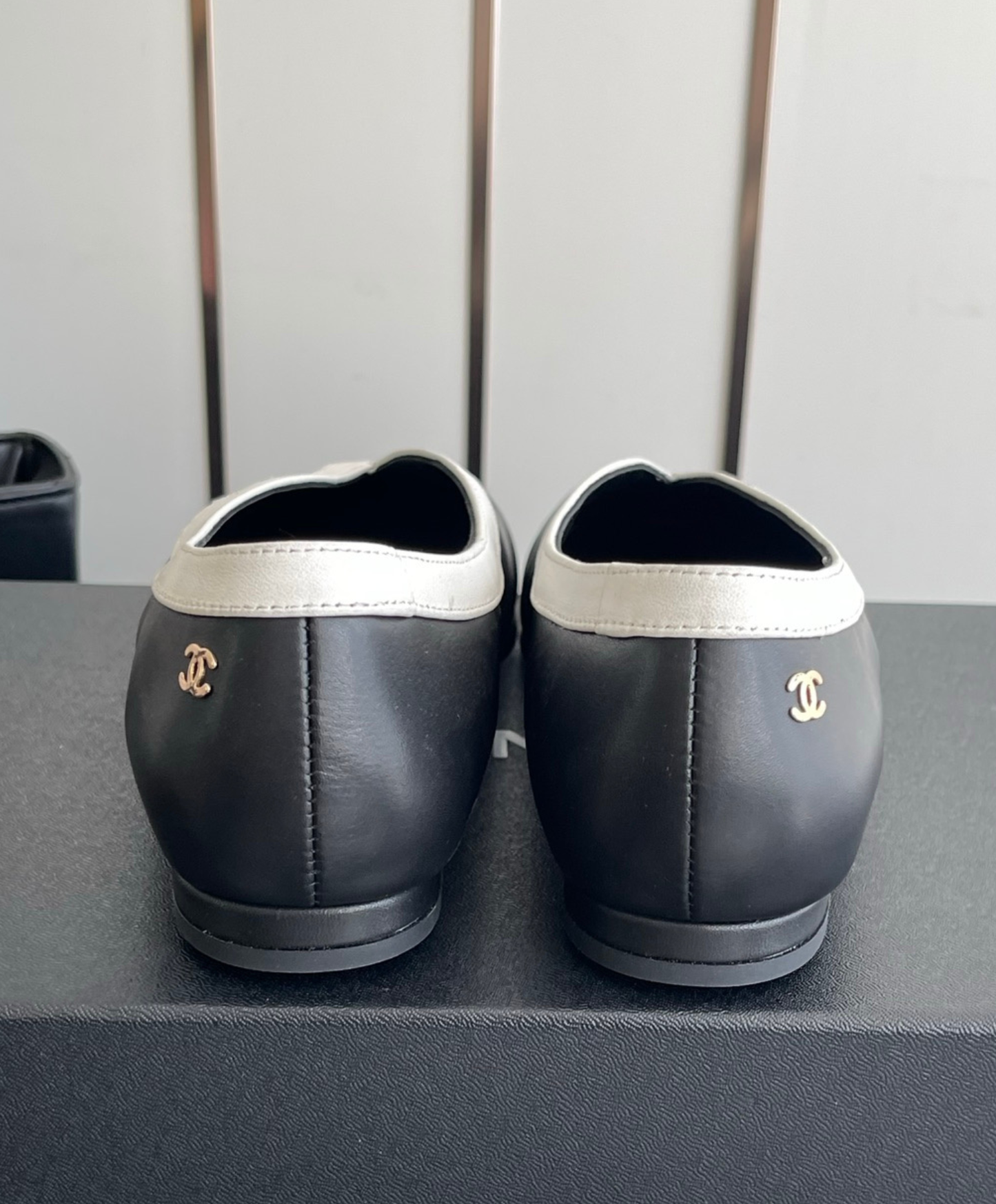 V-Cut Flat
