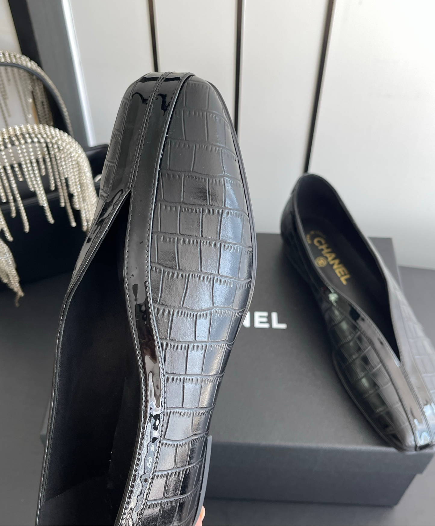 V-Cut Flat