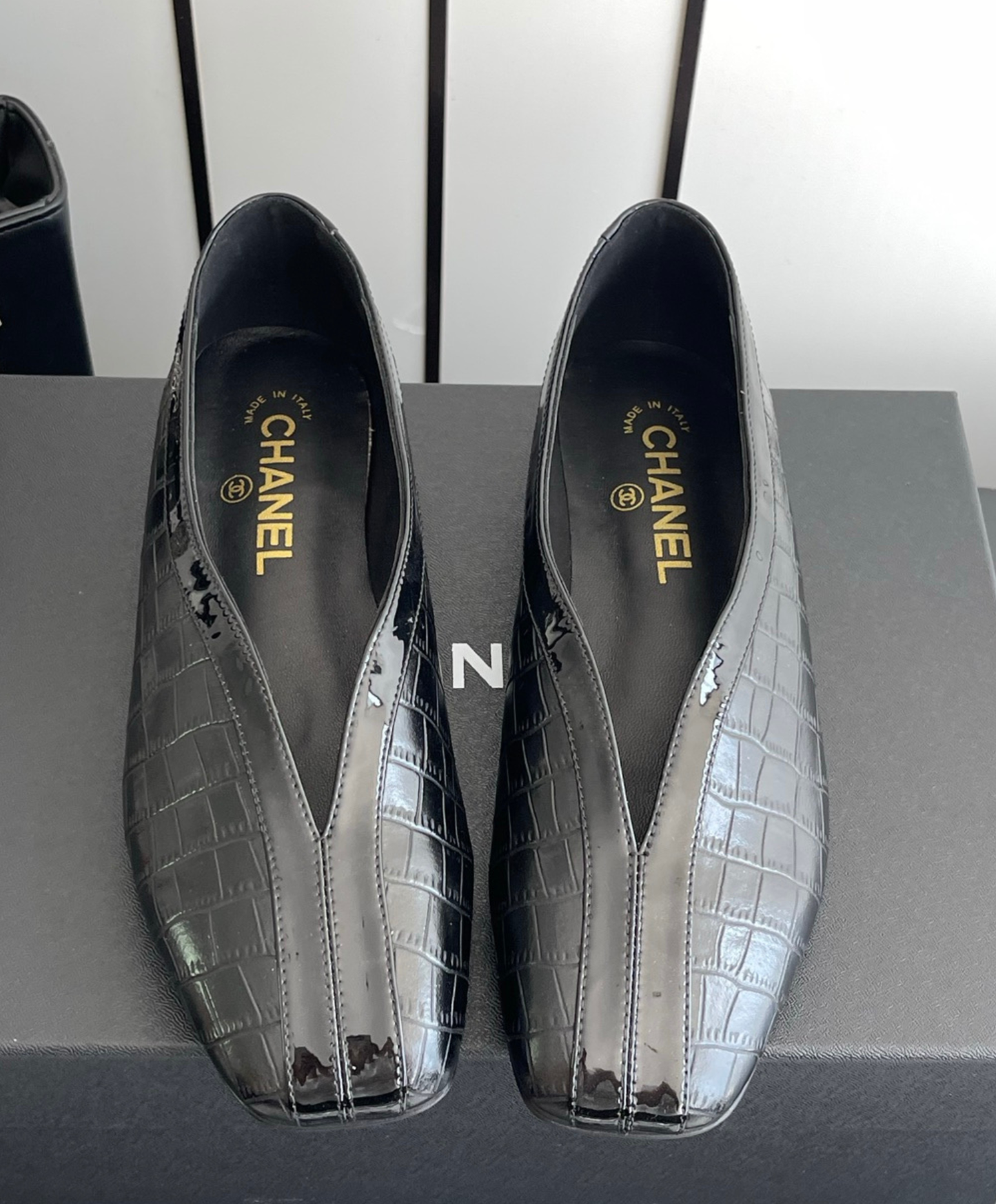 V-Cut Flat